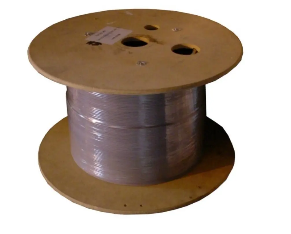 Ekranowany kabel światłowodowy ze złączami FC/PC - 200mb